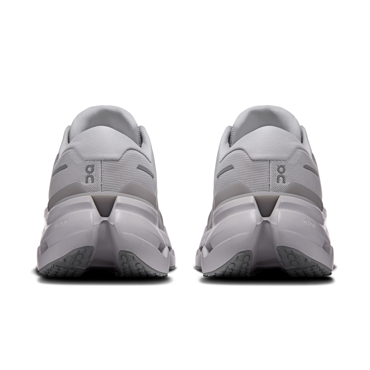 On Cloudrunner 3 – Glacier/Alloy – view 5