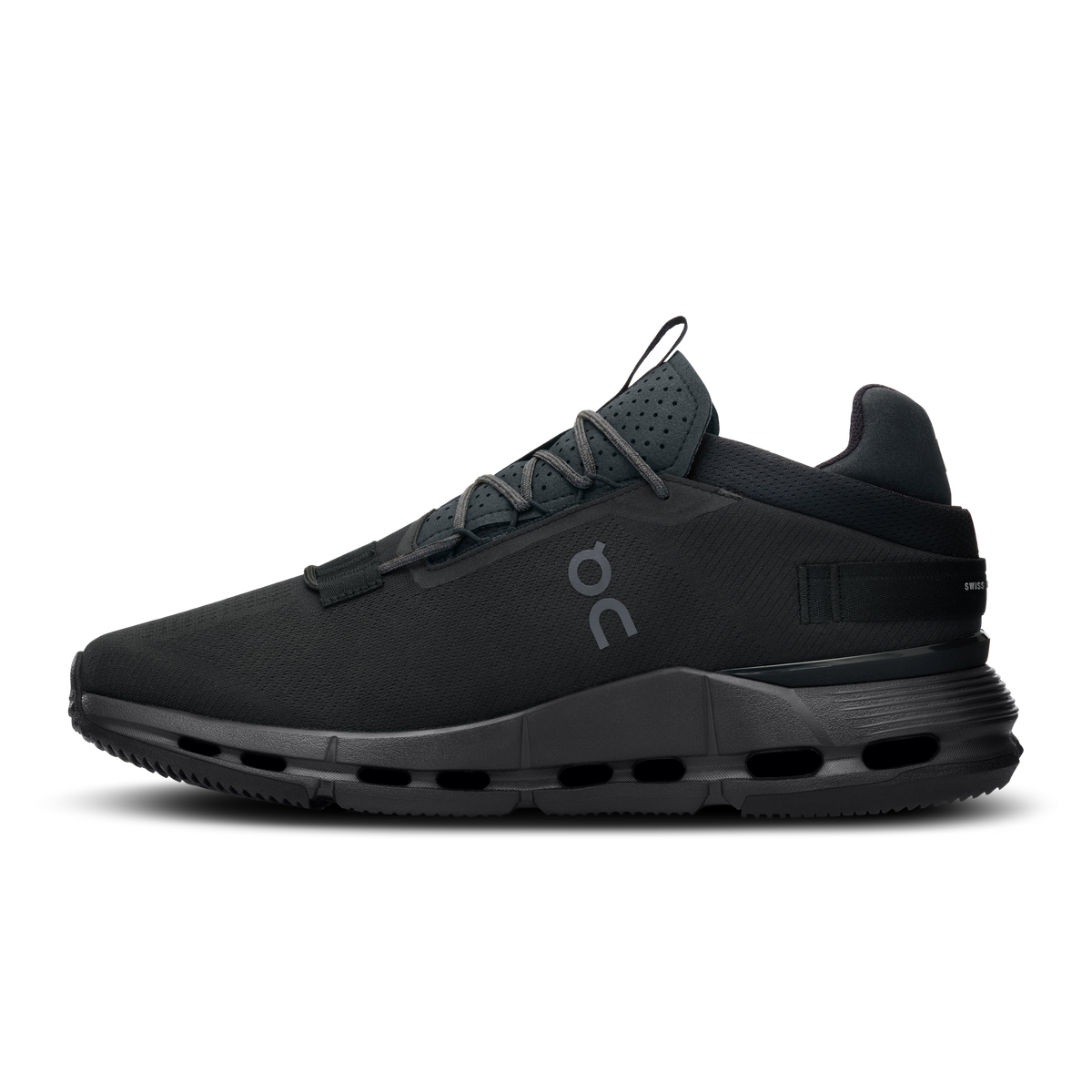 On Cloudnova 2 – All Black – view 4